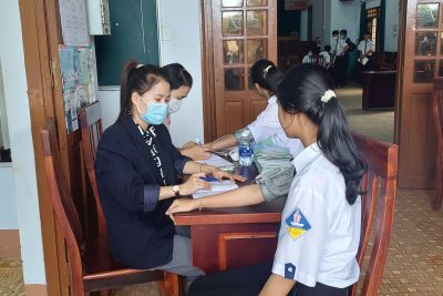 TRƯỜNG THPT KRÔNG ANA TỔ CHỨC KHÁM SỨC KHOẺ CHO HỌC SINH