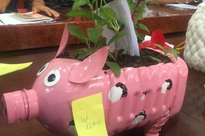 Sản phẩm tái chế thi tuyên truyền về rác thải nhựa của HS Trường THPT Krông Ana