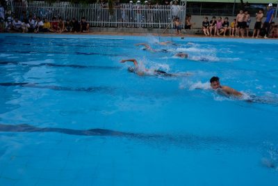 HS Trường THPT Krông Ana tham gia giải bơi lội, làm CMND và cắt tóc miễn phí