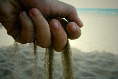 “Bạn chớ để cuộc sống trôi qua kẽ tay …” (Nguyễn Ngọc Yến Nhi , lớp 11A3 năm học 2018 – 2019)